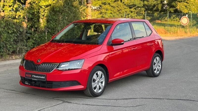 Rot Gebraucht 2017 Skoda Fabia Ambition Limousine | 5.690 € (Guter Preis) - Bild 1/4