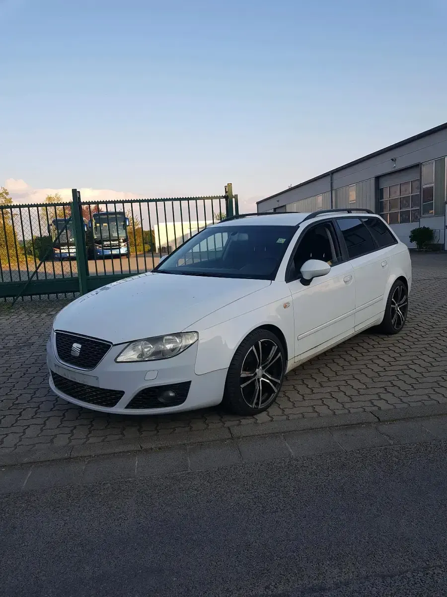 Second-hand Seat Exeo 143 CP (105 kW) 2012 Alb Break