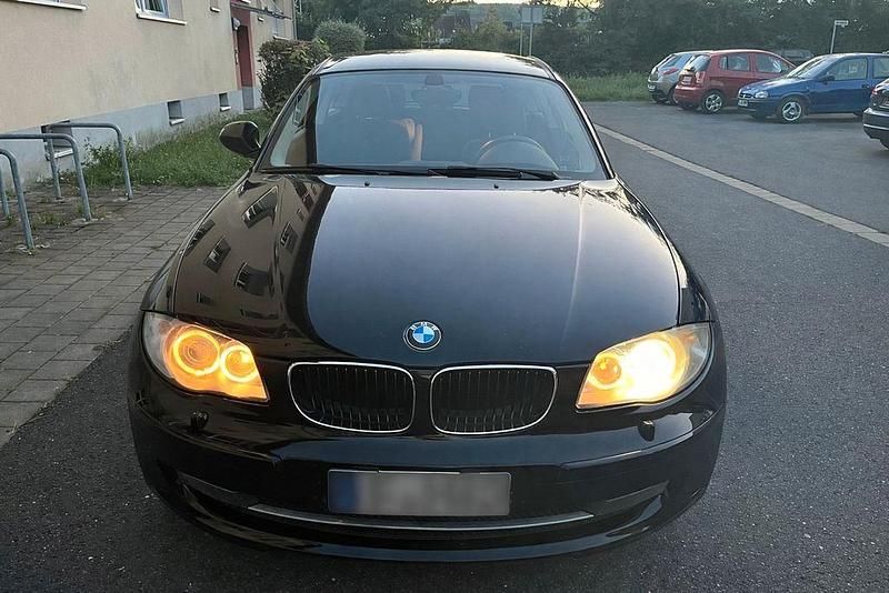 Gebraucht BMW 118 143 PS (105 kW) 2011 Schwarz Kleinwagen