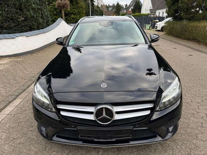 Ung. schwarz unilack Gebraucht 2020 Mercedes C220 Avantgarde Kombi | 21.990 € (Fairer Preis) - Bild 1/4