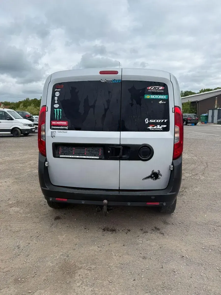 Gebraucht Fiat Doblò Lounge 135 PS (99 kW) 2015 Grau Van / Kleinbus