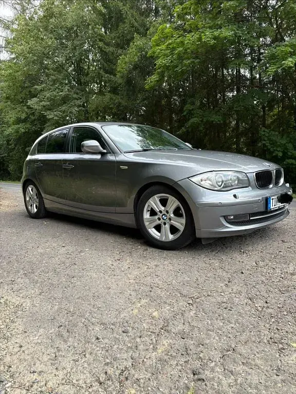 Gebraucht BMW 116 122 PS (89 kW) 2009 Silber Kleinwagen