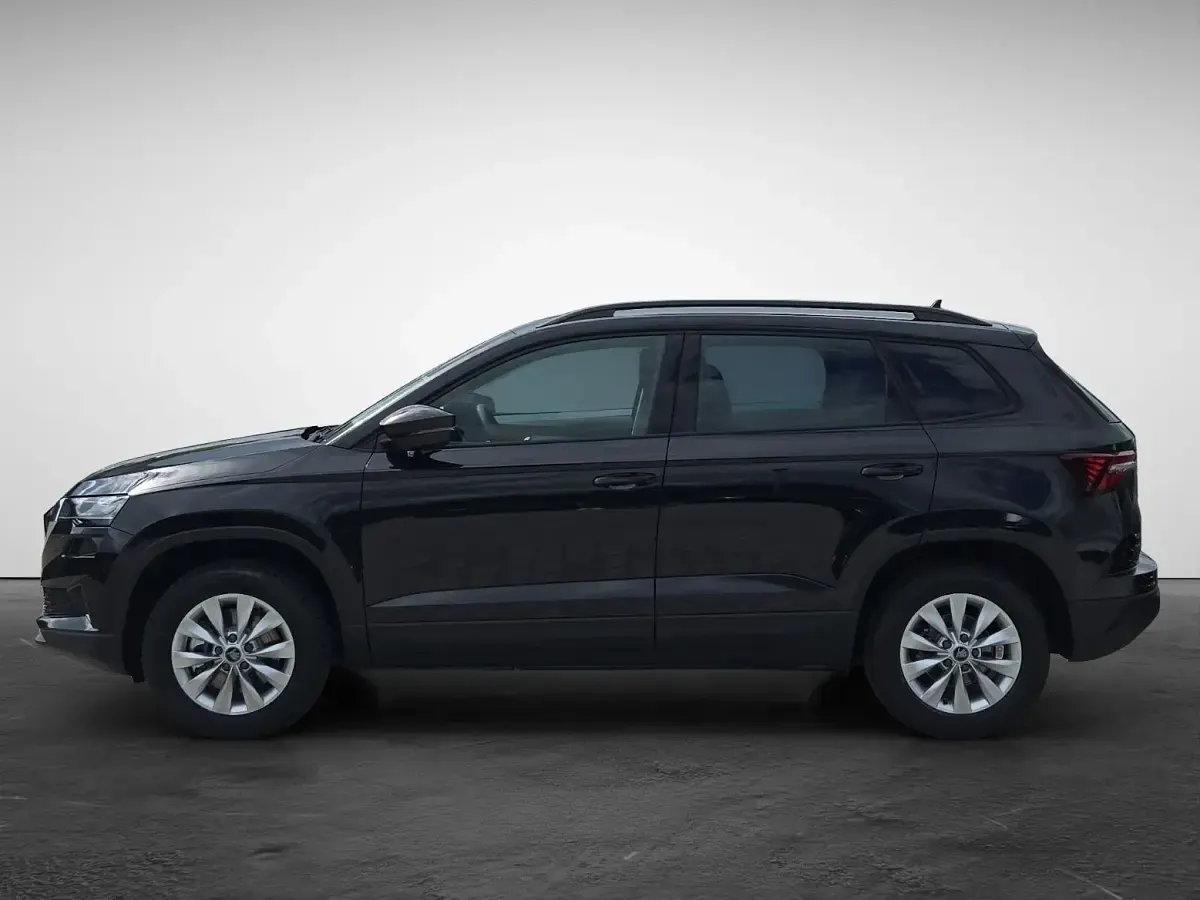 Neu Skoda Karoq Selection 150 PS (110 kW) 2026 Weiß (moonweiss metallic) SUV