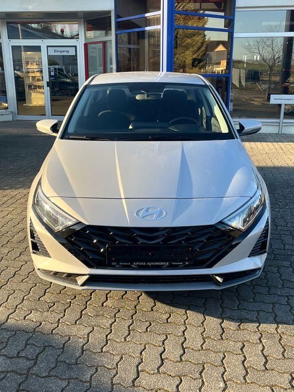Neu Hyundai i20 Trend 90 PS (66 kW) 2026 Grau Limousine