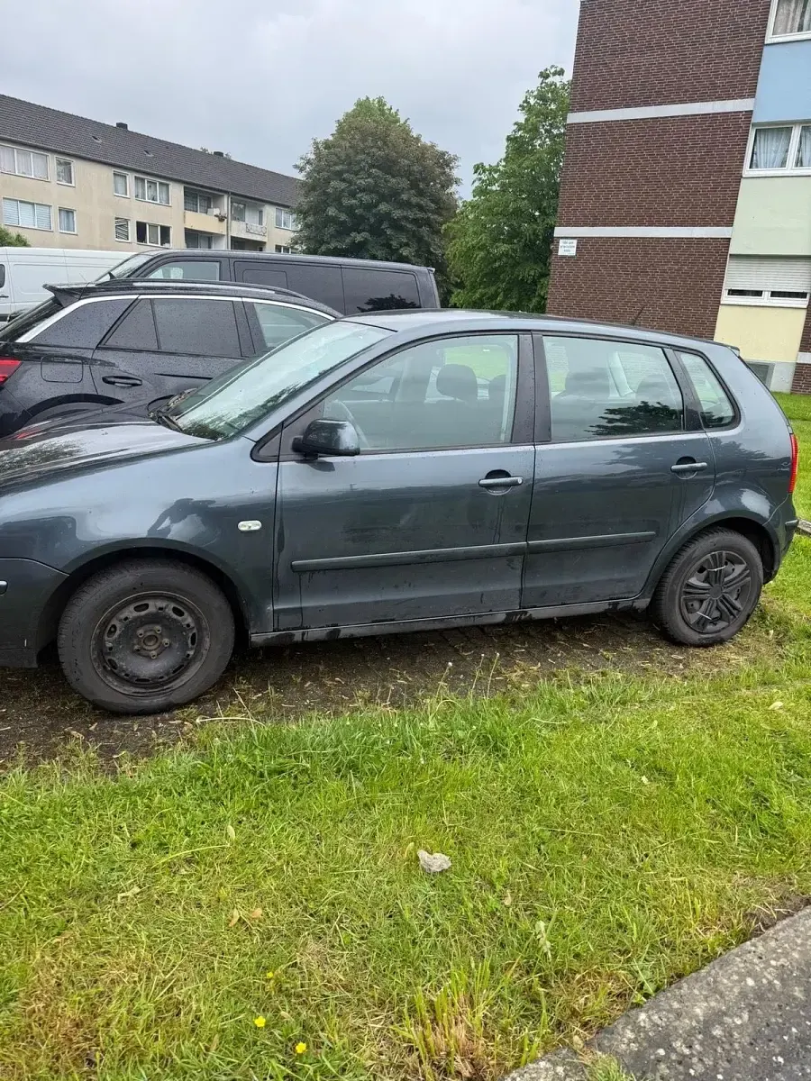 Gebraucht VW Polo 75 PS (55 kW) 2002 Grau Kleinwagen