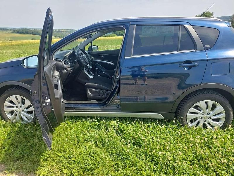 Blau Gebraucht 2018 Suzuki SX4 S-Cross Comfort SUV | 13.900 € (Fairer Preis) - Bild 1/4