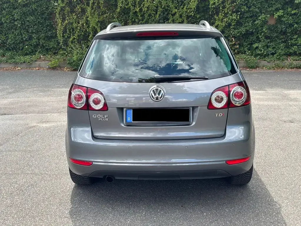 Gebraucht VW Golf Plus Highline 105 PS (77 kW) 2012 Grau Van / Kleinbus
