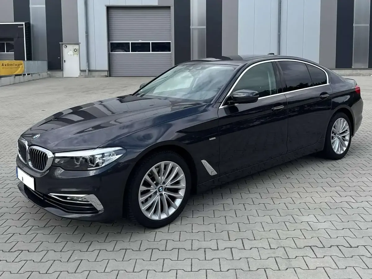 Gebraucht BMW 520 Luxury Line 184 PS (135 kW) 2018 Grau Limousine