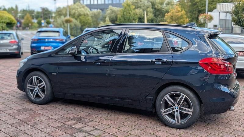 Gebraucht BMW 220 Active Tourer Sport Line 190 PS (139 kW) 2016 Blau Van / Kleinbus