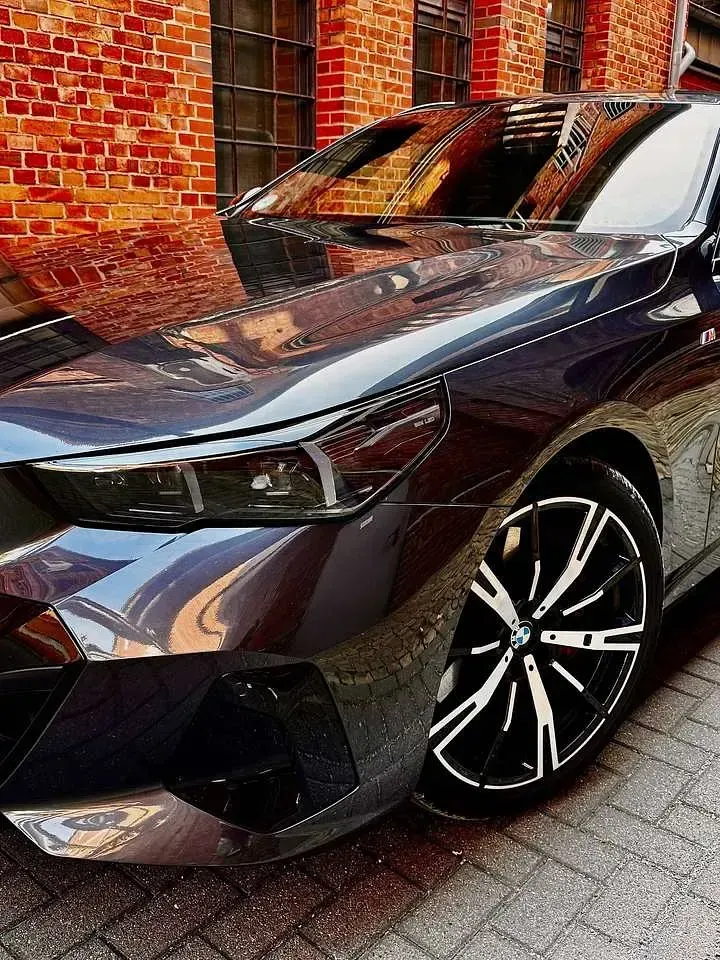 Gebraucht BMW 540 M Sport 303 PS (222 kW) 2025 Grau Kombi