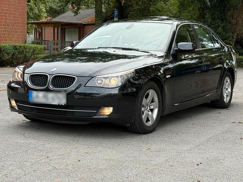 Schwarz Gebraucht 2009 BMW 520 Limousine | 7.999 € (Fairer Preis) - Bild 1/4