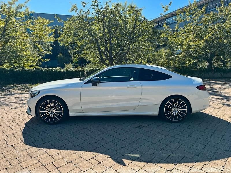Gebraucht Mercedes C300 AMG line 245 PS (180 kW) 2017 Weiß Coupé