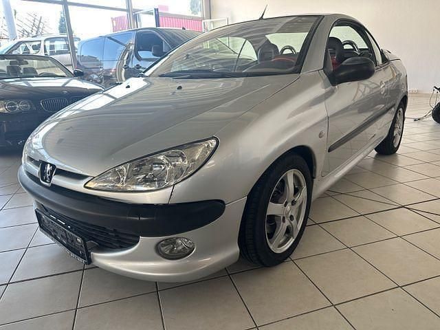 Grau Gebraucht 2003 Peugeot 206 CC Platinum Cabrio | 2.490 € (Etwas zu teuer) - Bild 1/4