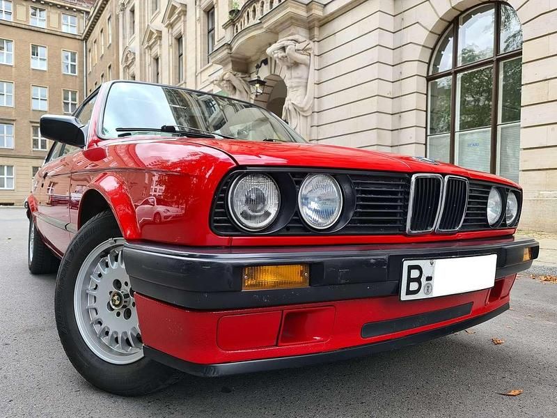 Gebraucht BMW 316 102 PS (75 kW) 1989 Rot Limousine