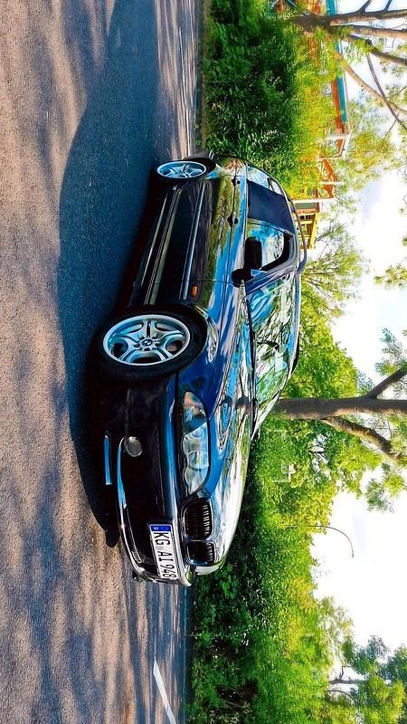 Schwarz Gebraucht 2001 BMW 330 Kombi | 5.000 € (Fairer Preis) - Bild 1/4