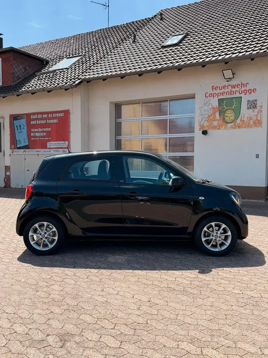 Gebraucht Smart ForFour Passion 71 PS (52 kW) 2016 Schwarz Kleinwagen