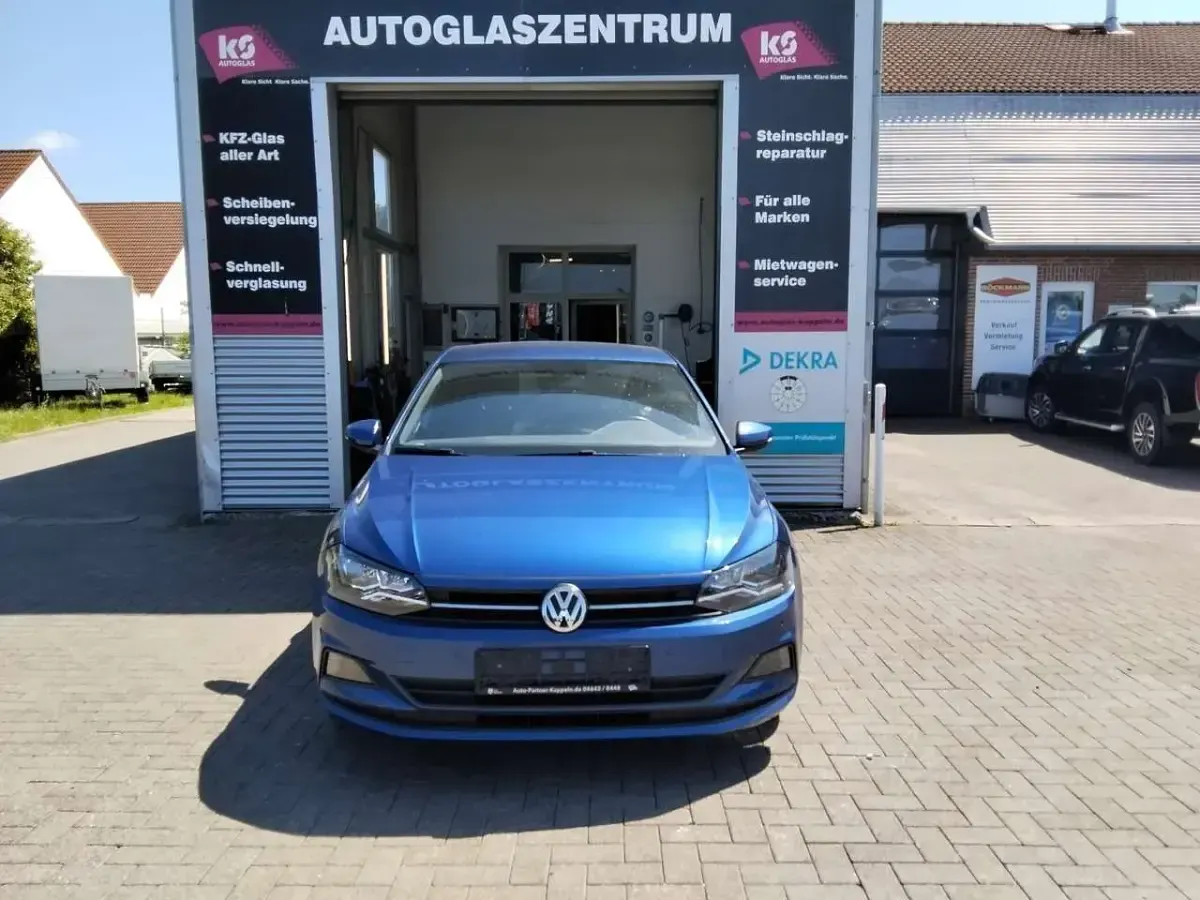 Gebraucht VW Polo Comfortline 80 PS (58 kW) 2020 Reef blue metallic Kleinwagen