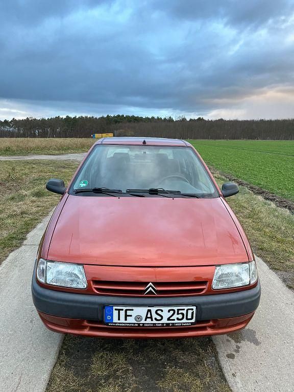 Gebraucht Citroën Saxo 54 PS (39 kW) 1996 Gold Kleinwagen