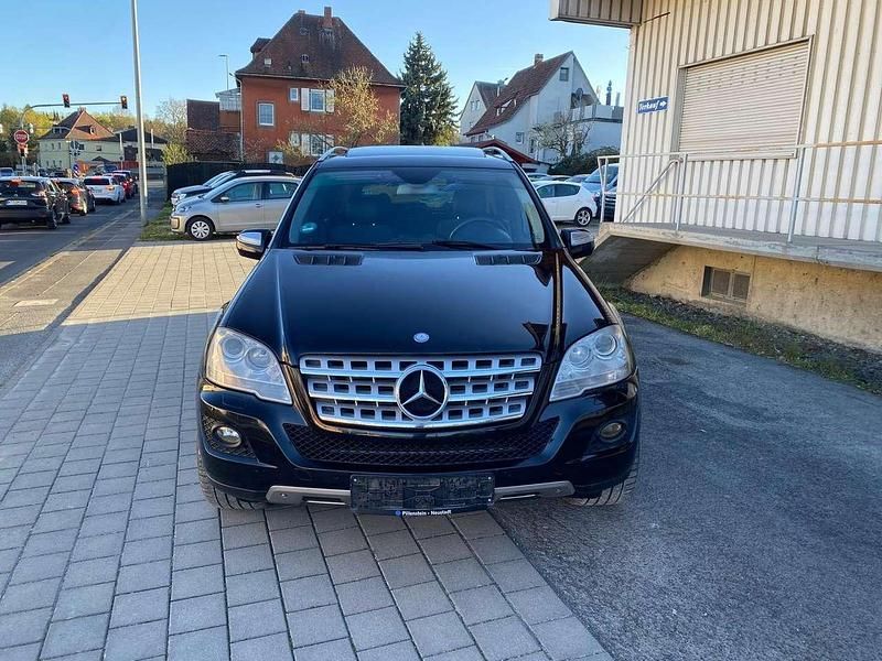 Używany Mercedes ML320 224 KM (164 kW) 2008 Czarny SUV