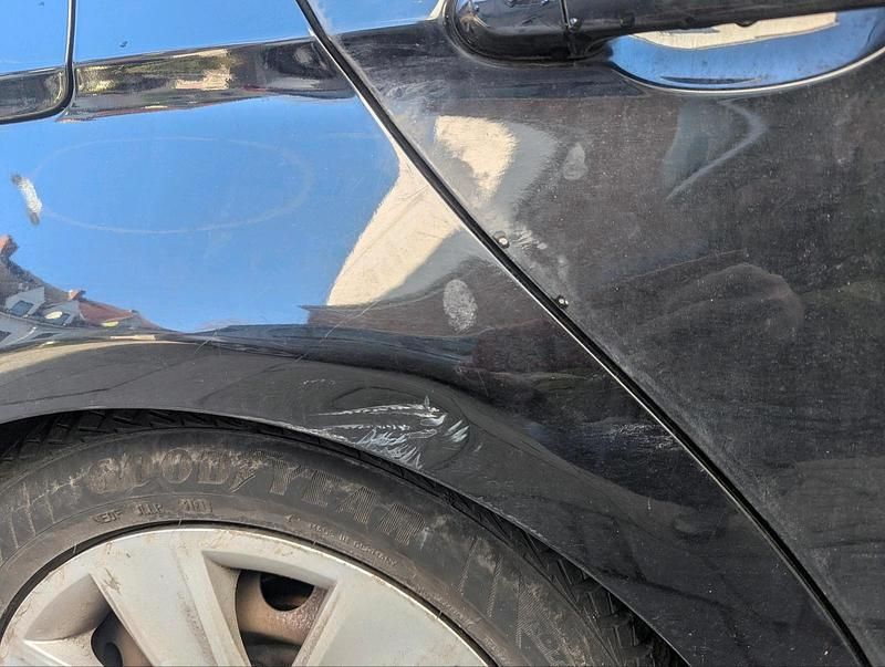 Gebraucht BMW 318 130 PS (95 kW) 2006 Schwarz Kombi