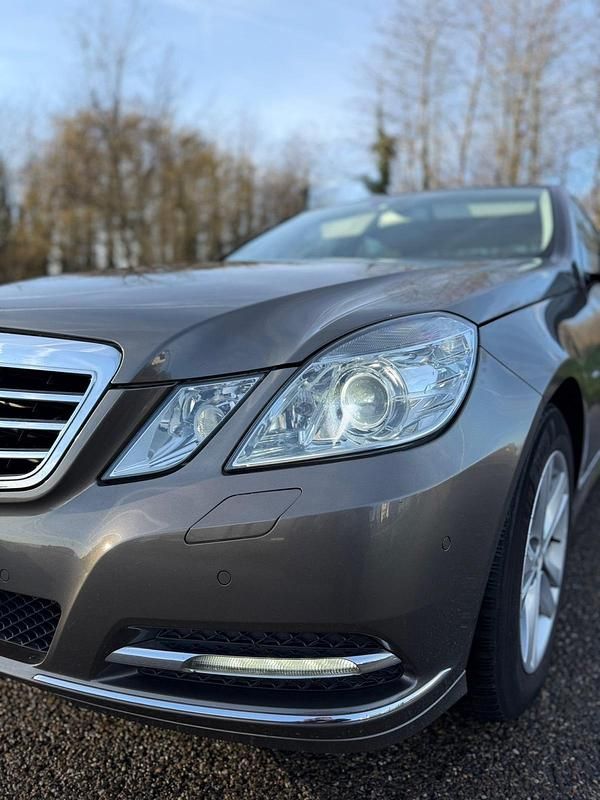 Gebraucht Mercedes E350 231 PS (169 kW) 2011 Grau Limousine