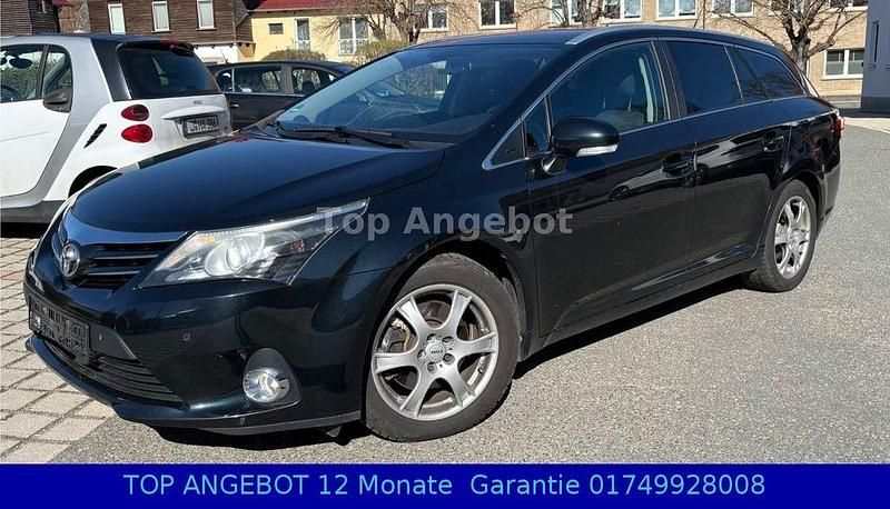 Gebraucht Toyota Avensis 150 PS (110 kW) 2012 Blau Limousine
