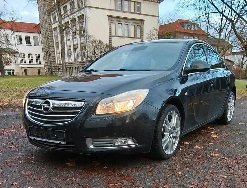Schwarz Gebraucht 2011 Opel Insignia Limousine | 2.000 € (Superpreis) - Bild 1/4