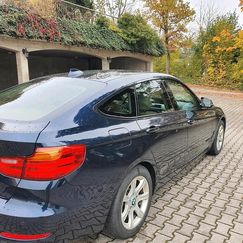 Gebraucht BMW 320 186 PS (136 kW) 2014 Blau Limousine