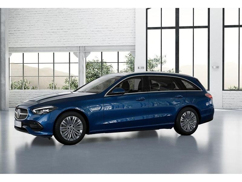 Gebraucht Mercedes C200 Avantgarde 163 PS (119 kW) 2023 Blau Limousine