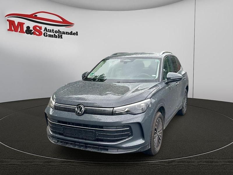 Grau Gebraucht 2025 VW Tiguan Life SUV | 31.790 € (Guter Preis) - Bild 1/4