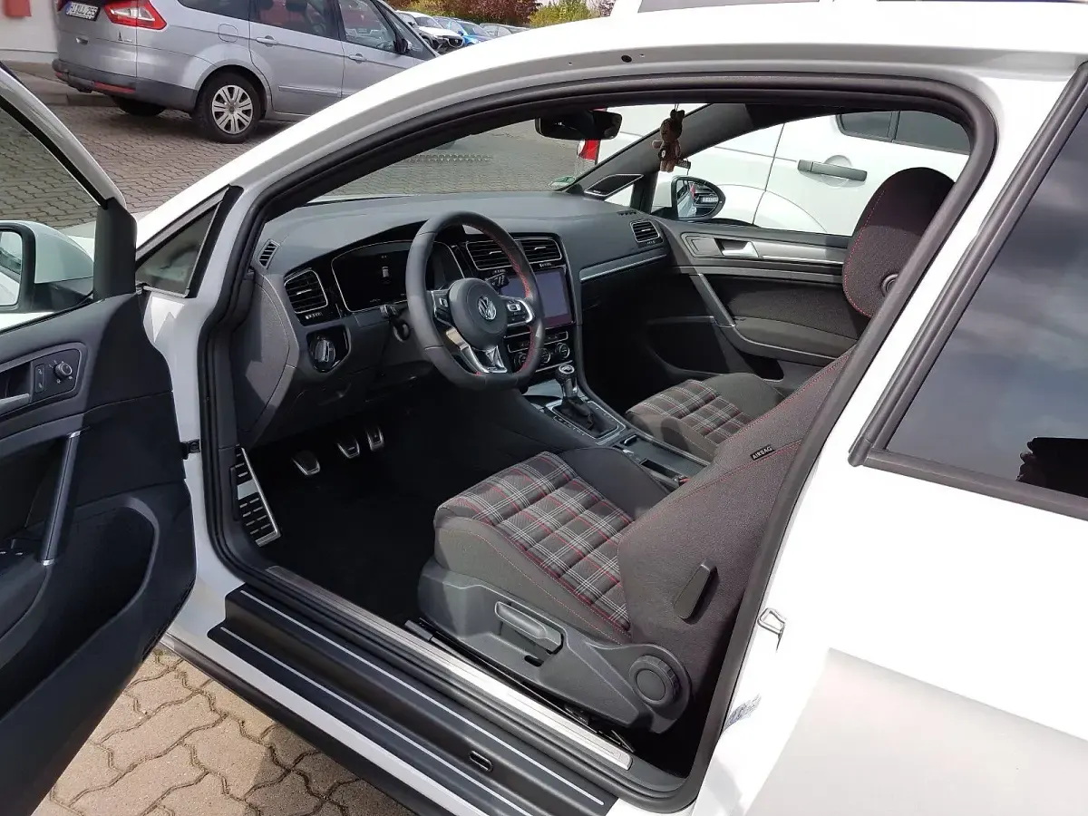 Gebraucht VW Golf VII GTI 230 PS (169 kW) 2017 Weiß Limousine