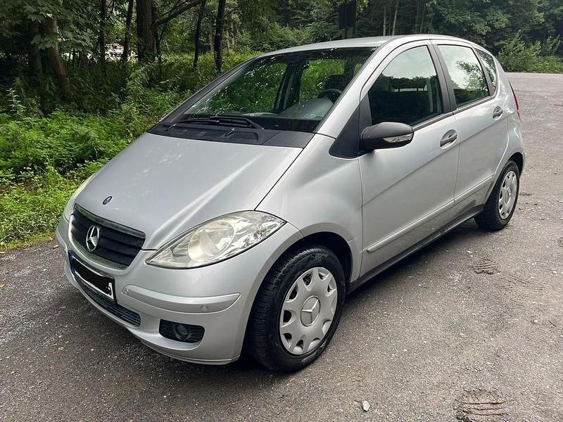 Grau Gebraucht 2006 Mercedes A170 Classic Van / Kleinbus | 4.890 € (Fairer Preis) - Bild 1/4