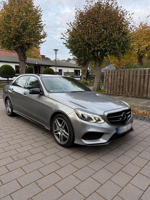 Gebraucht Mercedes E500 Avantgarde 408 PS (300 kW) 2013 Grau Limousine