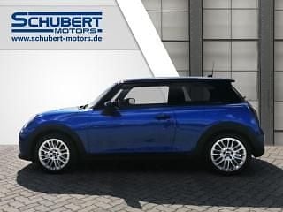 Gebraucht Mini Cooper Favoured 156 PS (114 kW) 2024 Blazing blue Kleinwagen
