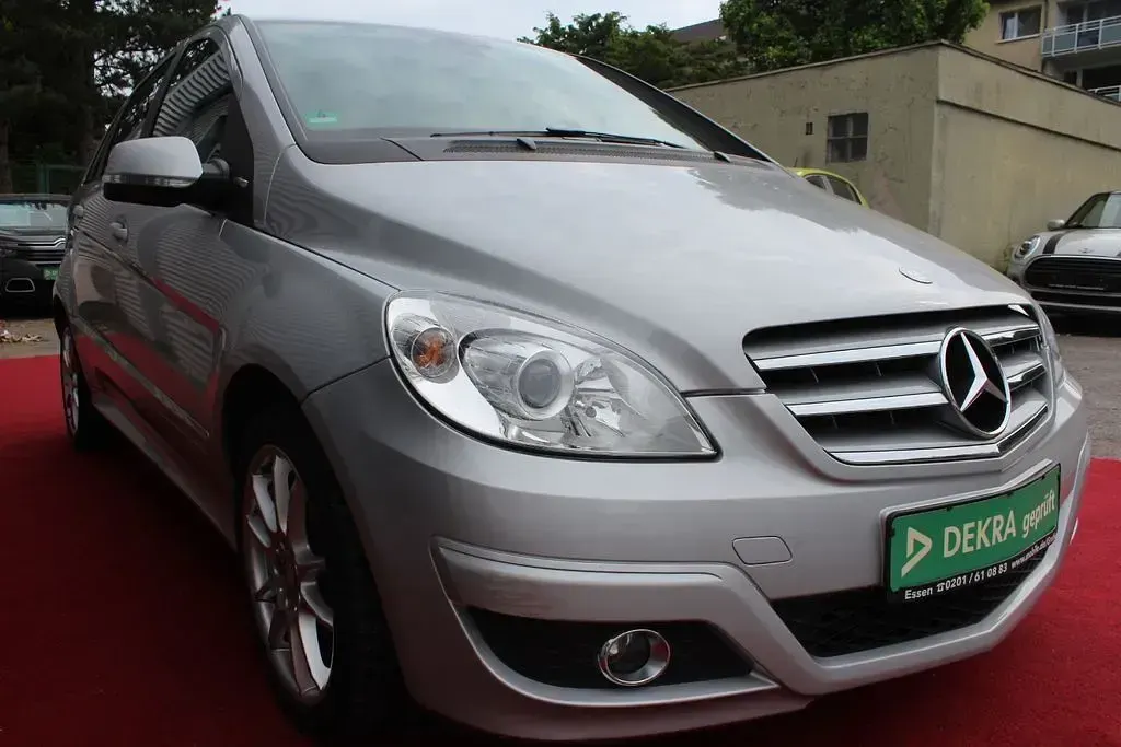 Gebraucht Mercedes B160 95 PS (69 kW) 2011 Silber Kleinwagen