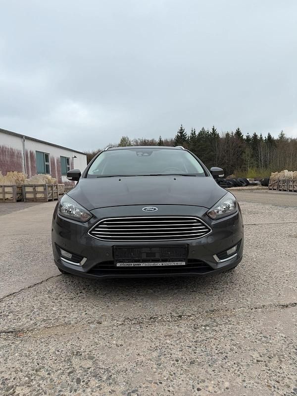 Gebraucht Ford Focus 120 PS (88 kW) 2016 Grau Kombi