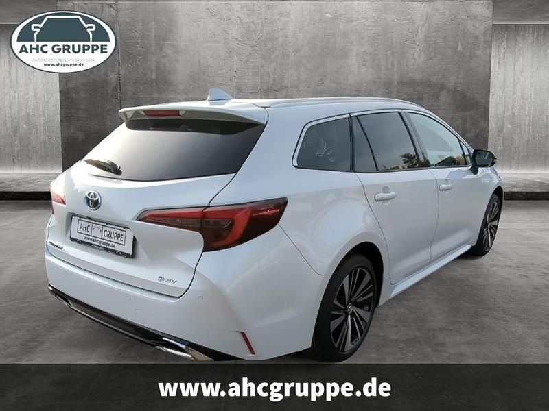 Neu Toyota Corolla Business Edition 152 PS (111 kW) 2025 Weiß Kombi