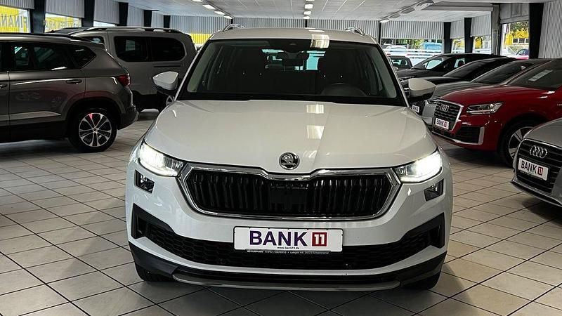 Weiß Gebraucht 2023 Skoda Kodiaq Ambition SUV | 33.990 € (Guter Preis) - Bild 1/4