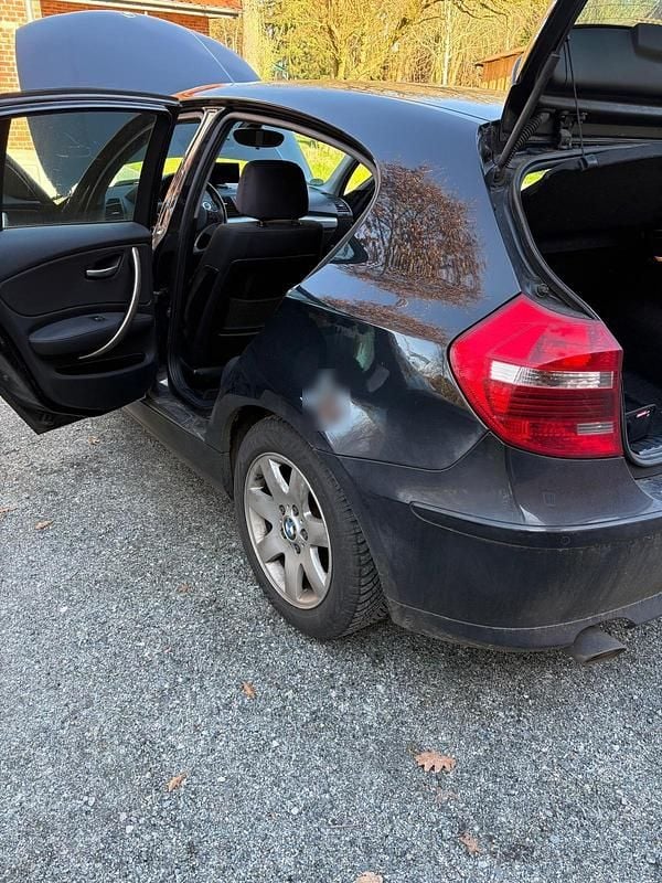 Gebraucht BMW 118 143 PS (105 kW) 2009 Schwarz Kleinwagen