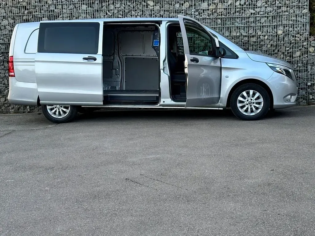 Gebraucht Mercedes Vito 163 PS (119 kW) 2021 Silber Van