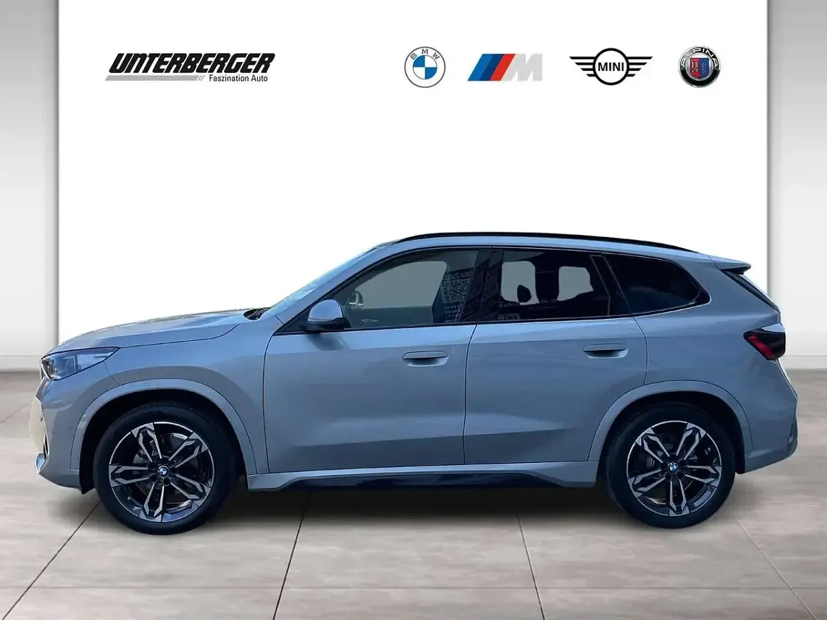 Gebraucht BMW iX1 M Sport 150 kW (204 PS) 2025 Silber SUV
