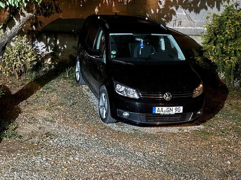Schwarz Gebraucht 2011 VW Touran Van / Kleinbus | 5.500 € (Fairer Preis) - Bild 1/4