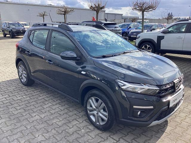 Gebraucht Dacia Sandero Stepway 110 PS (80 kW) 2023 Grau schwarz Kleinwagen
