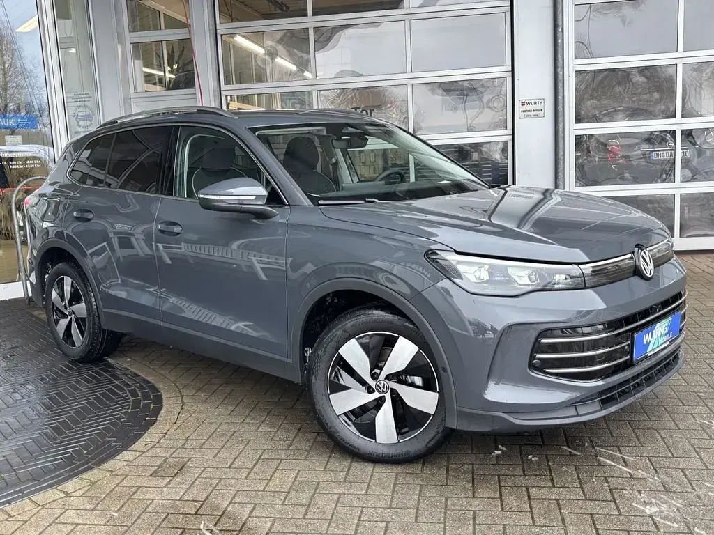 Neu VW Tiguan Elegance 150 PS (110 kW) 2025 Grau SUV