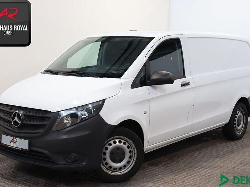 Weiß Gebraucht 2019 Mercedes Vito Van / Kleinbus | 20.880 € (Superpreis) - Bild 1/4