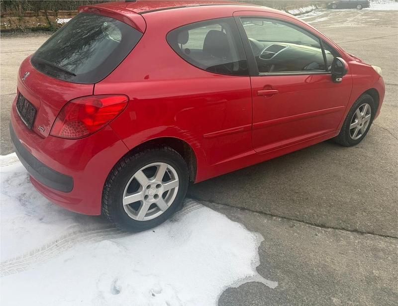 Gebraucht Peugeot 207 88 PS (64 kW) 2006 Rot Kleinwagen