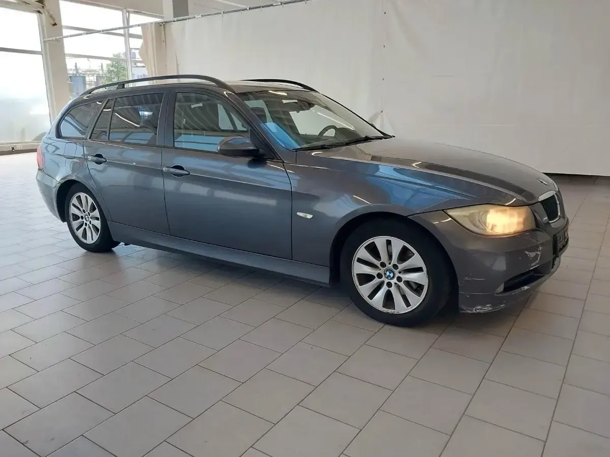 Gebraucht BMW 318 122 PS (89 kW) 2006 Grau Kombi