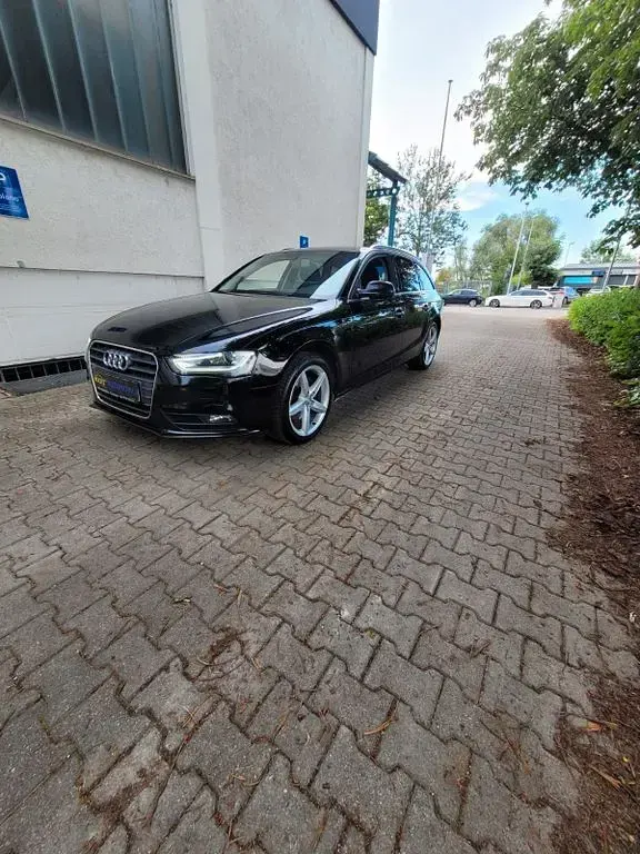 Gebraucht Audi A4 Attraction 150 PS (110 kW) 2014 Schwarz Limousine