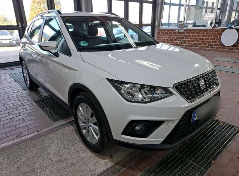 "candy" weiss Gebraucht 2020 Seat Arona Style SUV | 13.995 € (Superpreis) - Bild 1/4
