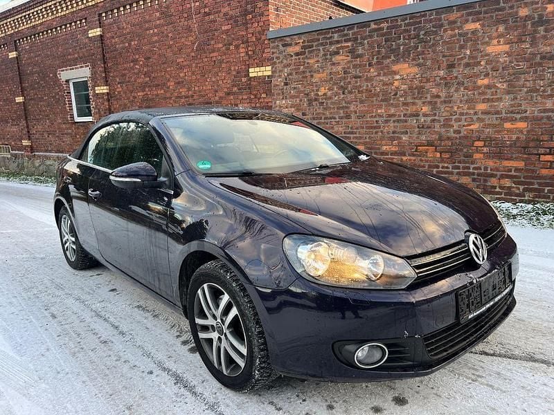 Gebraucht VW Golf Cabriolet Basis 105 PS (77 kW) 2015 Violet Cabrio